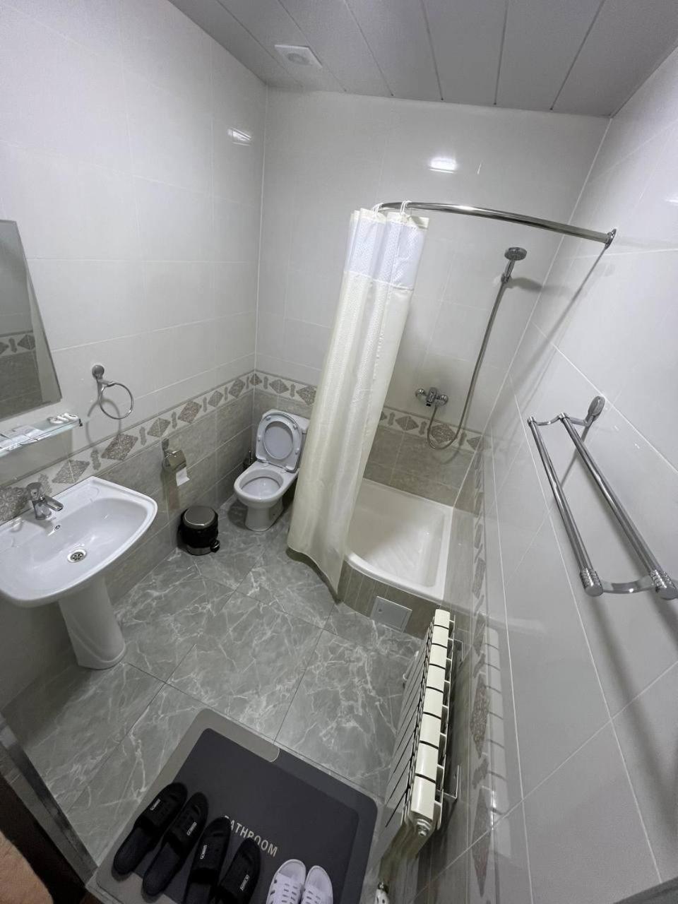Everland Guest House Bukhara Bagian luar foto