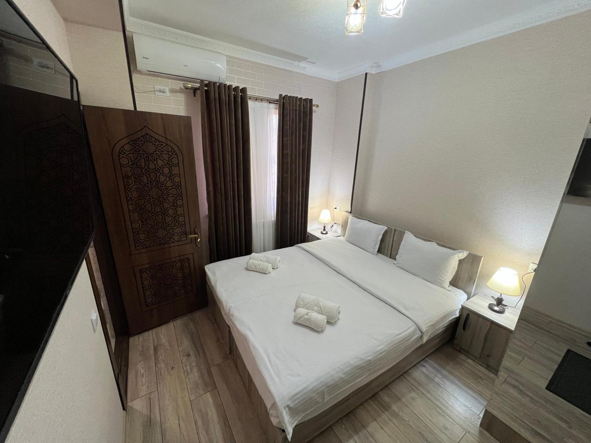 Everland Guest House Bukhara Bagian luar foto