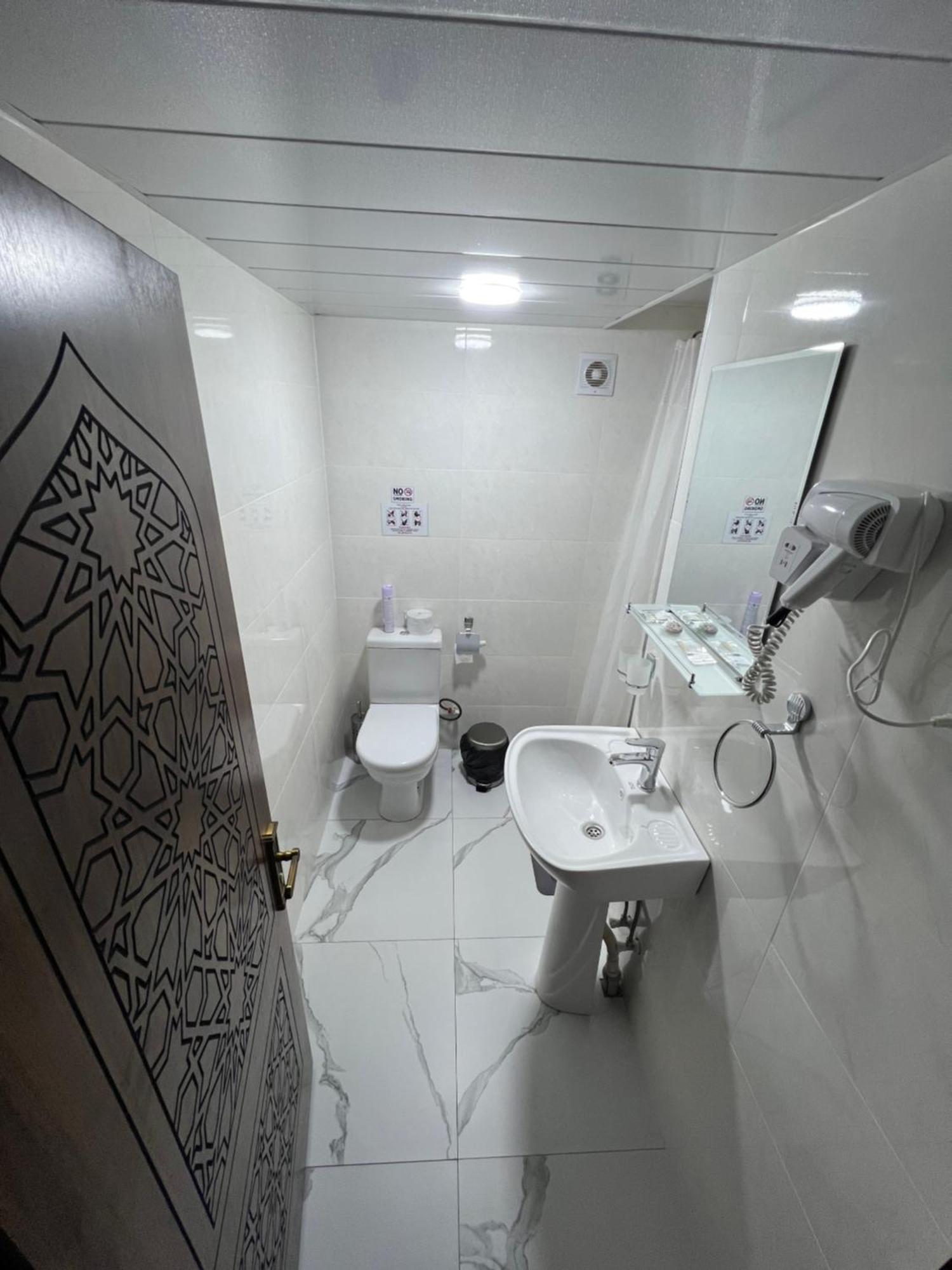 Everland Guest House Bukhara Bagian luar foto