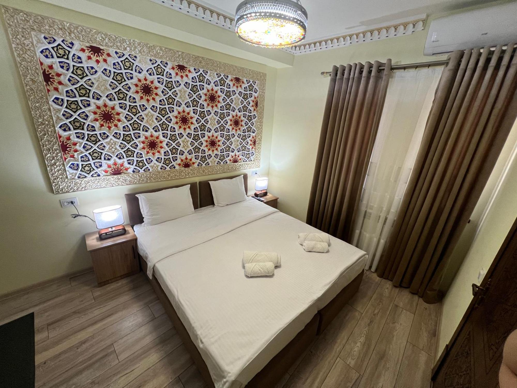 Everland Guest House Bukhara Bagian luar foto